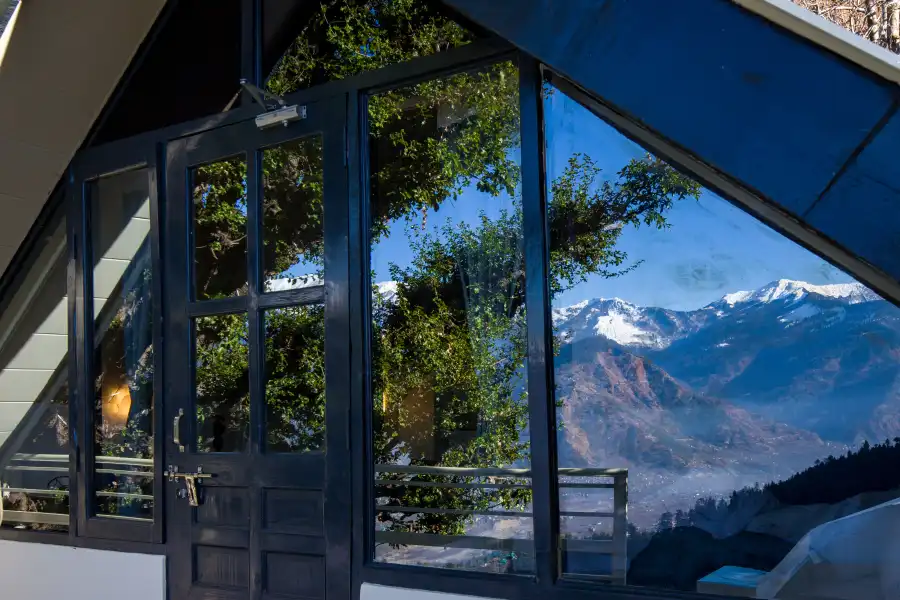 SaffronStays Interstellar, Manali