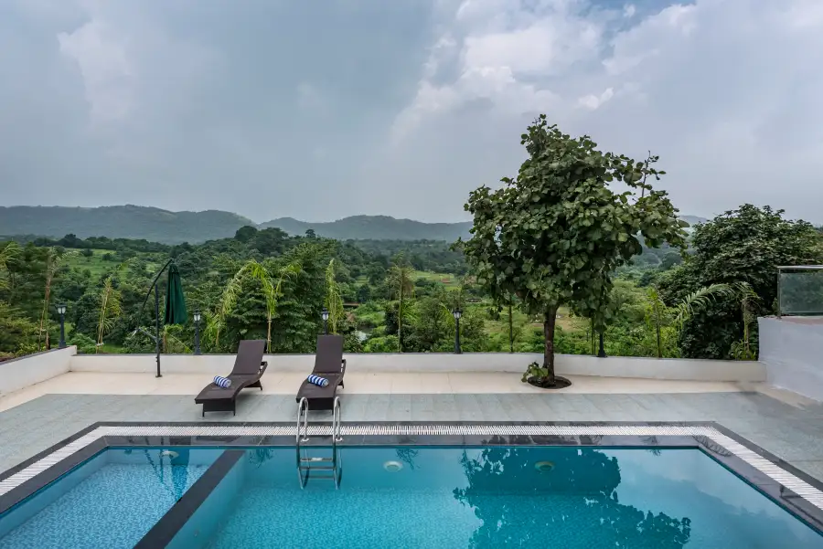 SaffronStays Ivory Mansion, Pen