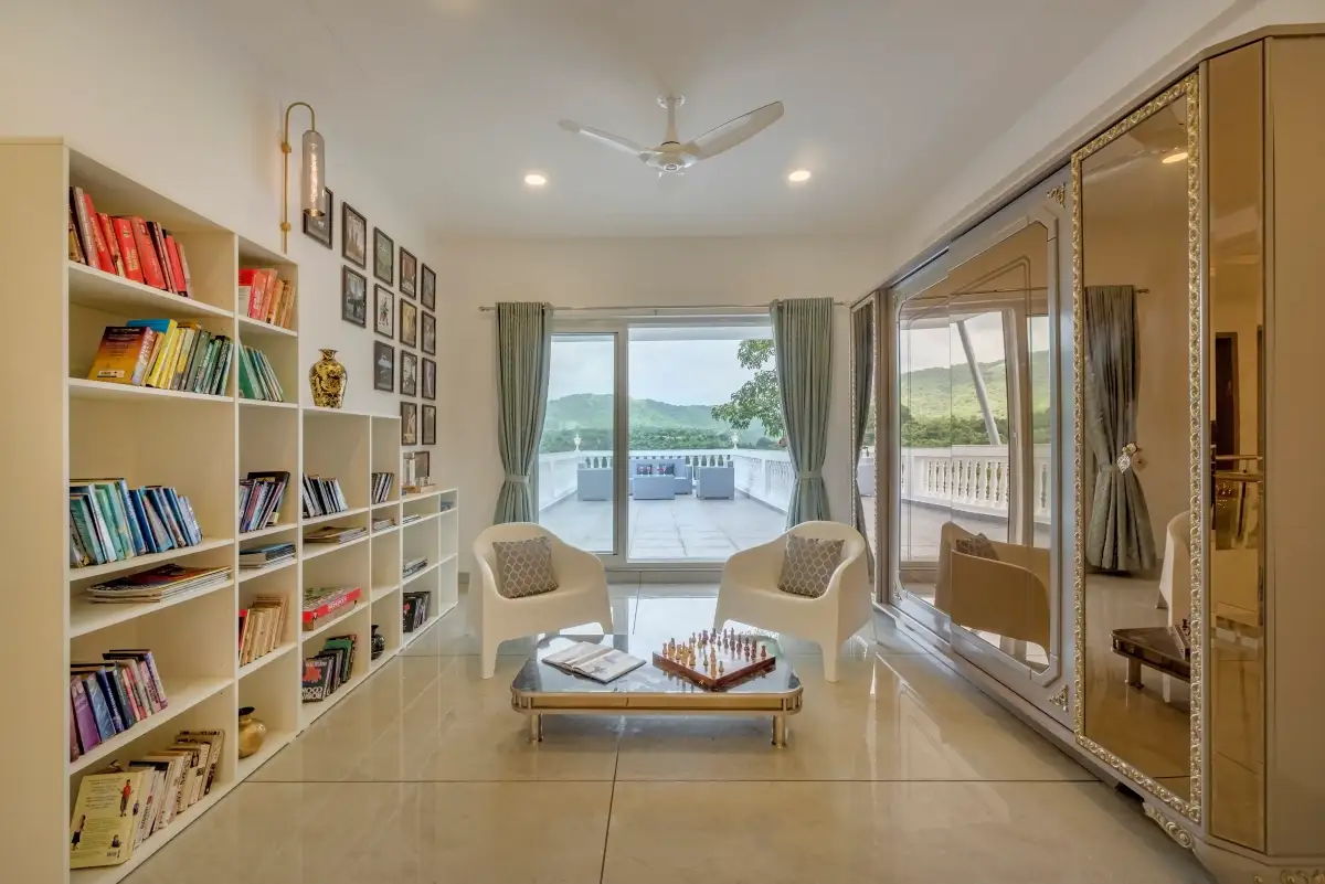SaffronStays Ivory Mansion, Pen