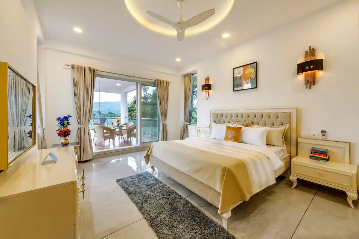 SaffronStays Ivory Mansion, Pen