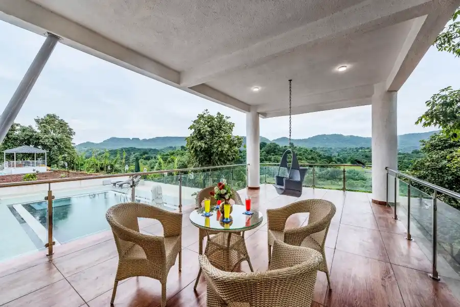 SaffronStays Ivory Mansion, Pen