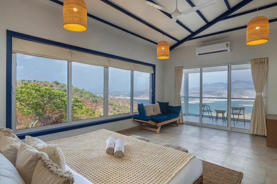 SaffronStays Kaia Waters, Pawna
