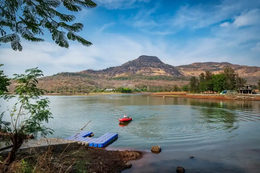 SaffronStays Kairos Greek, Karjat