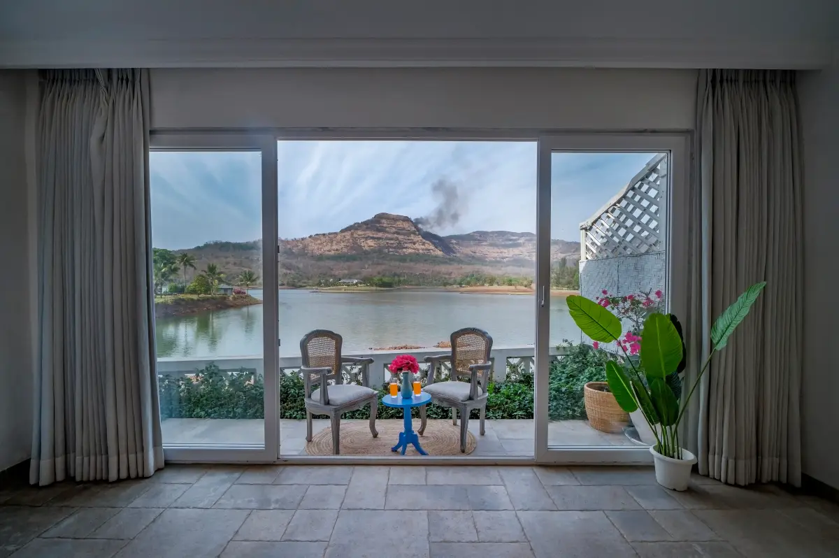 SaffronStays Kairos Greek, Karjat