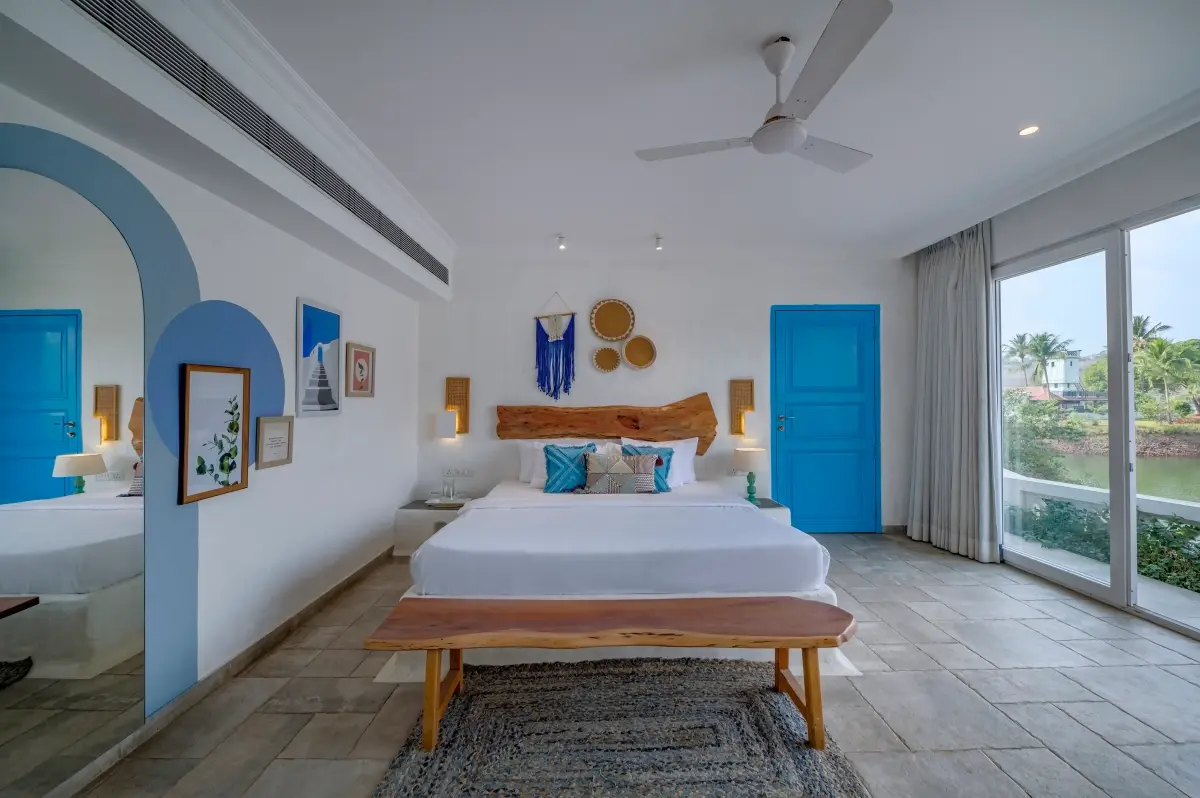 SaffronStays Kairos Greek, Karjat