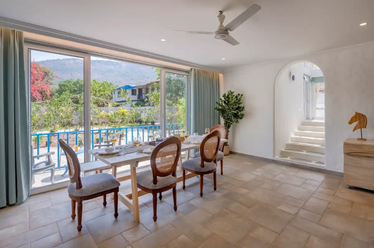 SaffronStays Kairos Greek, Karjat