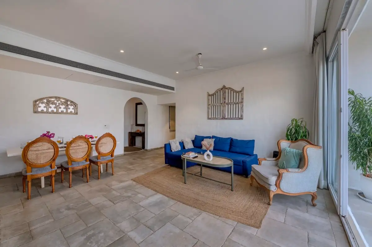 SaffronStays Kairos Greek, Karjat