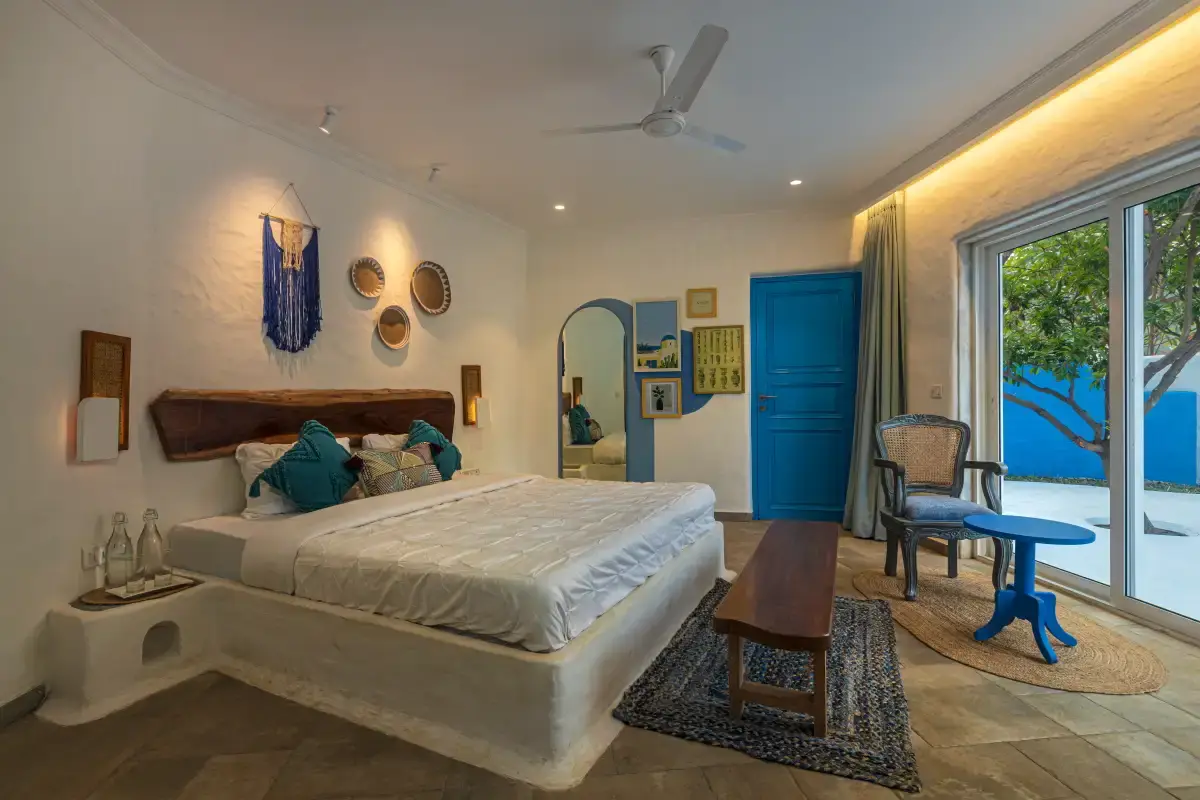 SaffronStays Kairos Greek, Karjat