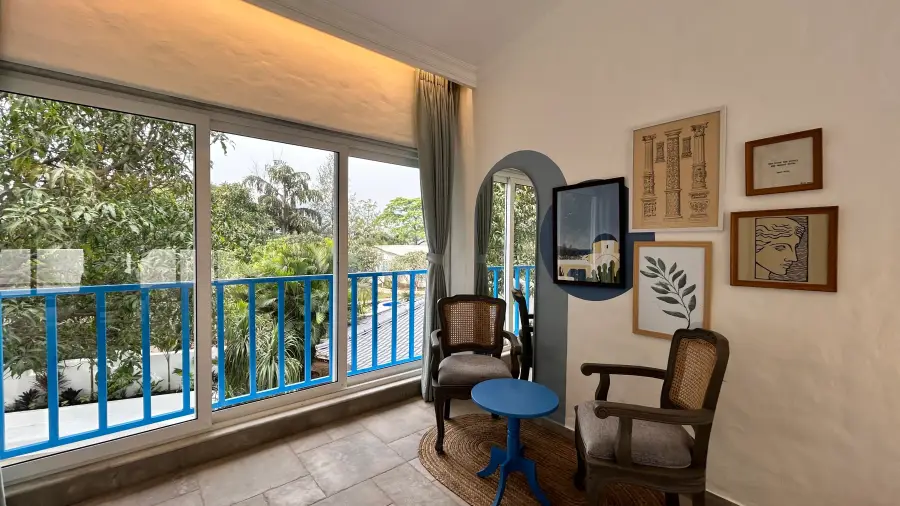 SaffronStays Kairos Greek, Karjat