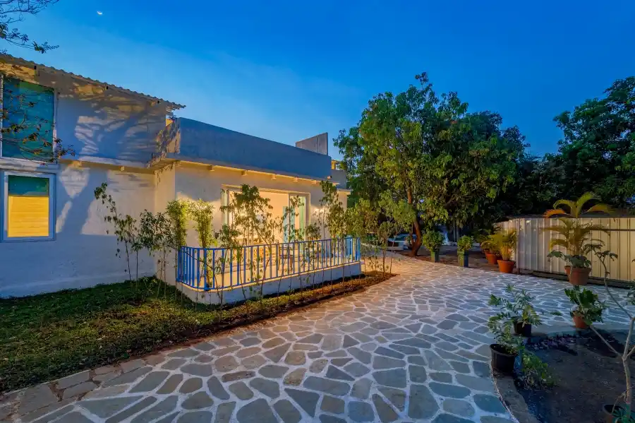 SaffronStays Kairos Iris, Karjat