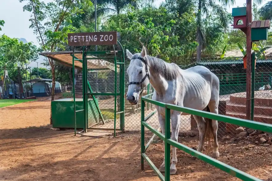 SaffronStays Kairos Iris, Karjat