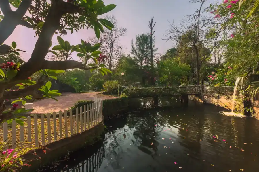 SaffronStays Kenwoods Farmstay, Vikramgad