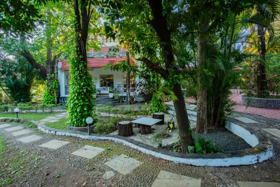 SaffronStays Kenwoods, Vikramgad