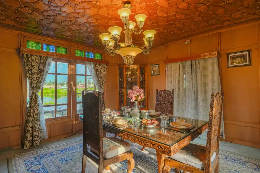 SaffronStays Kingori Houseboat, Srinagar