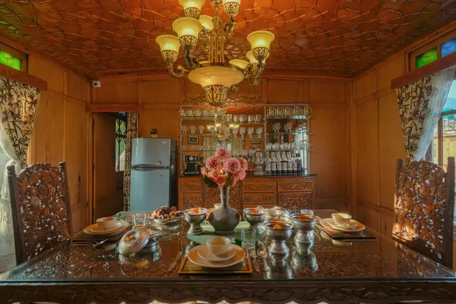 SaffronStays Kingori Houseboat, Srinagar