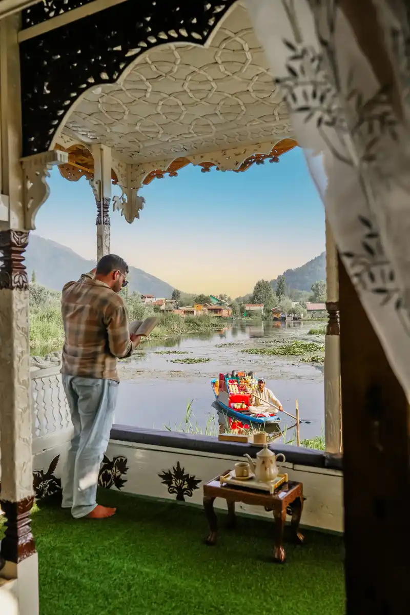 SaffronStays Kingori Houseboat, Srinagar