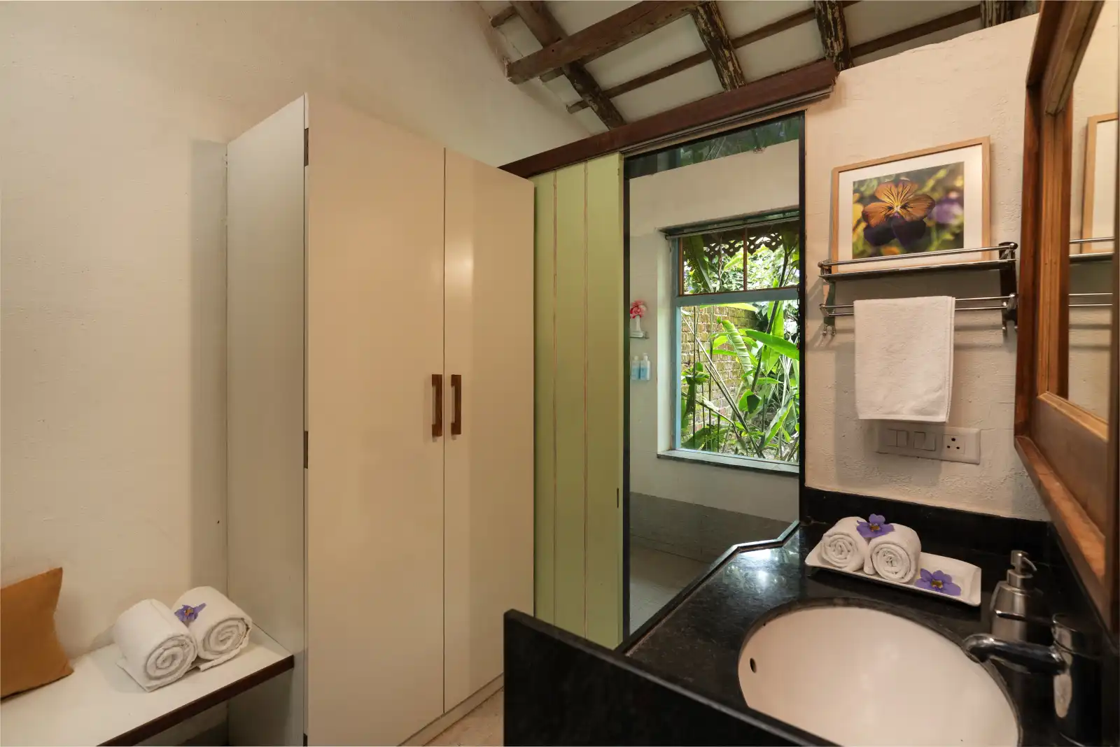 SaffronStays Lake House, Nashik