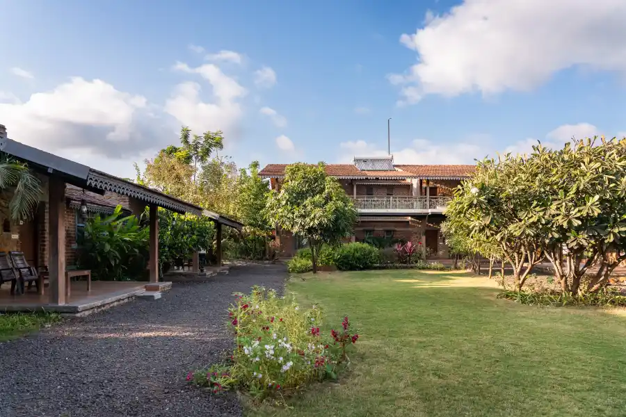 SaffronStays Lake House, Nashik