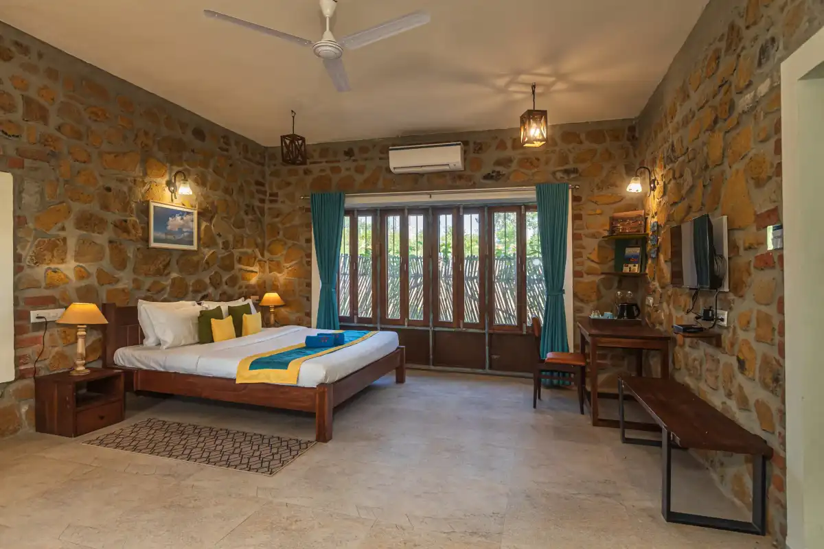 SaffronStays Lake House, Nashik