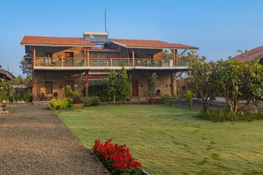 SaffronStays Lake House, Nashik
