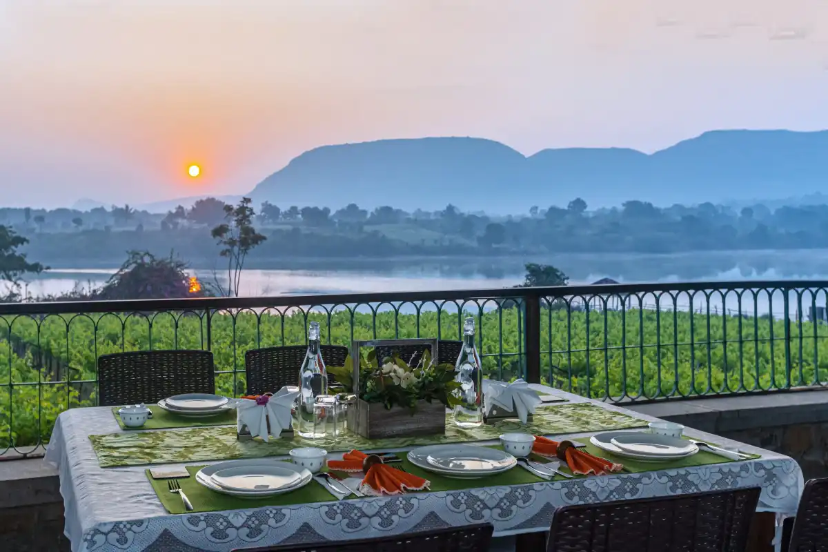 SaffronStays Lake House, Nashik