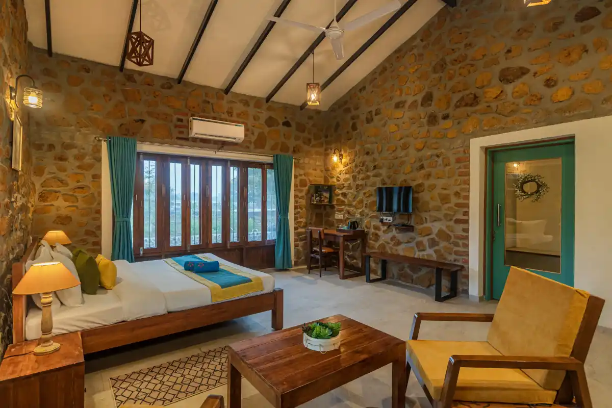 SaffronStays Lake House, Nashik