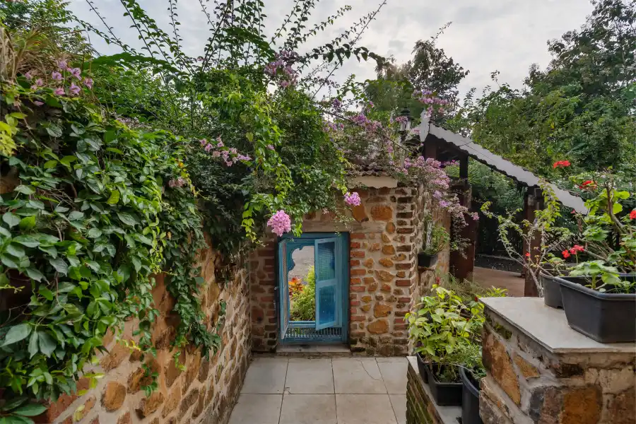SaffronStays Lake House, Nashik
