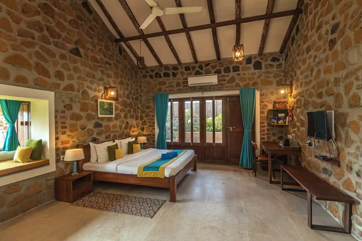 SaffronStays Lake House, Nashik