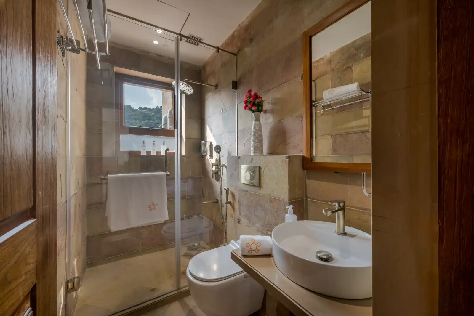 SaffronStays Lakefront Nivriti, Pune