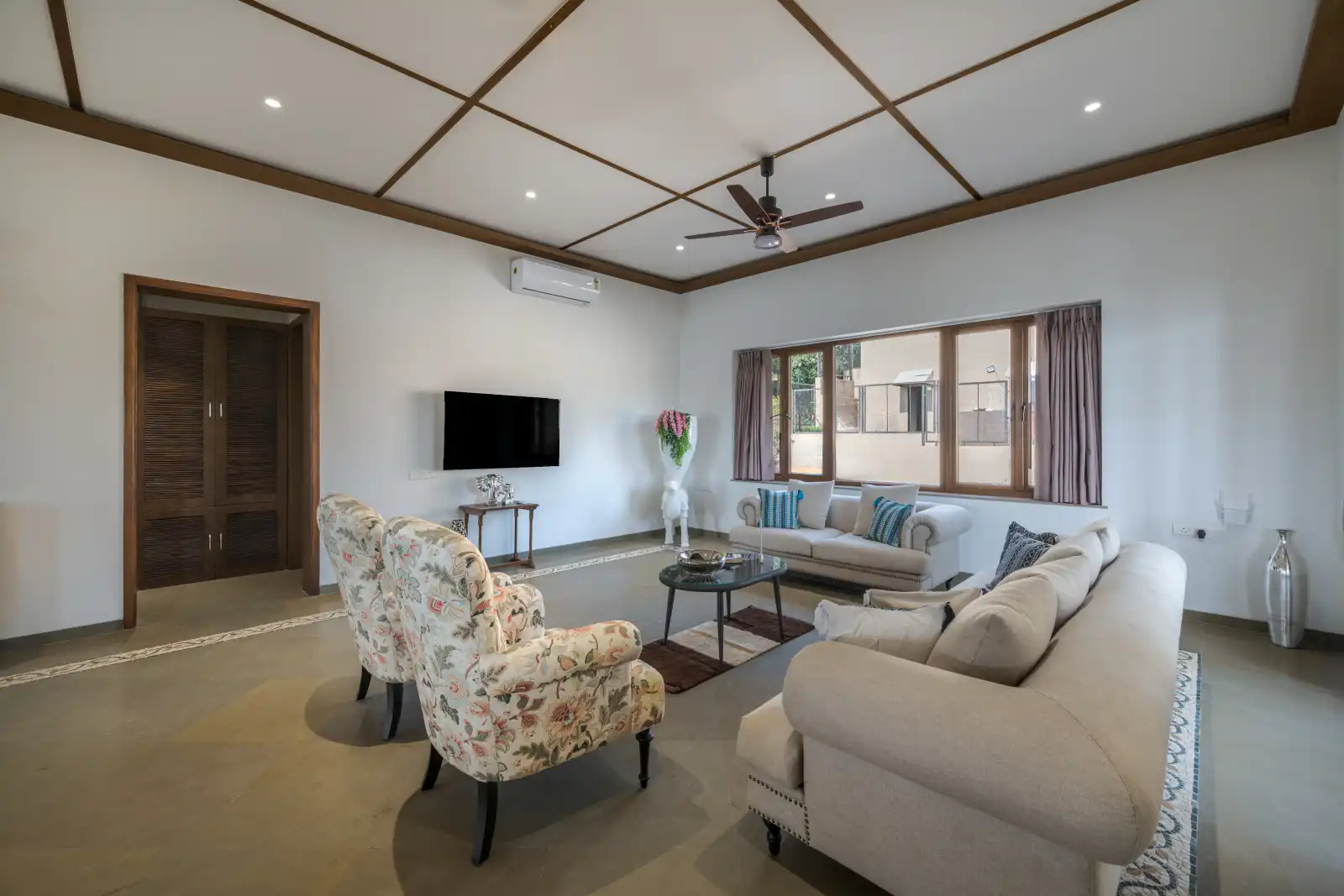 SaffronStays Lakefront Nivriti, Pune