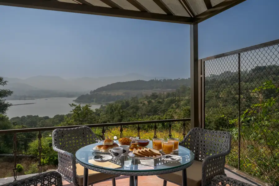 SaffronStays Lakefront Nivriti, Pune