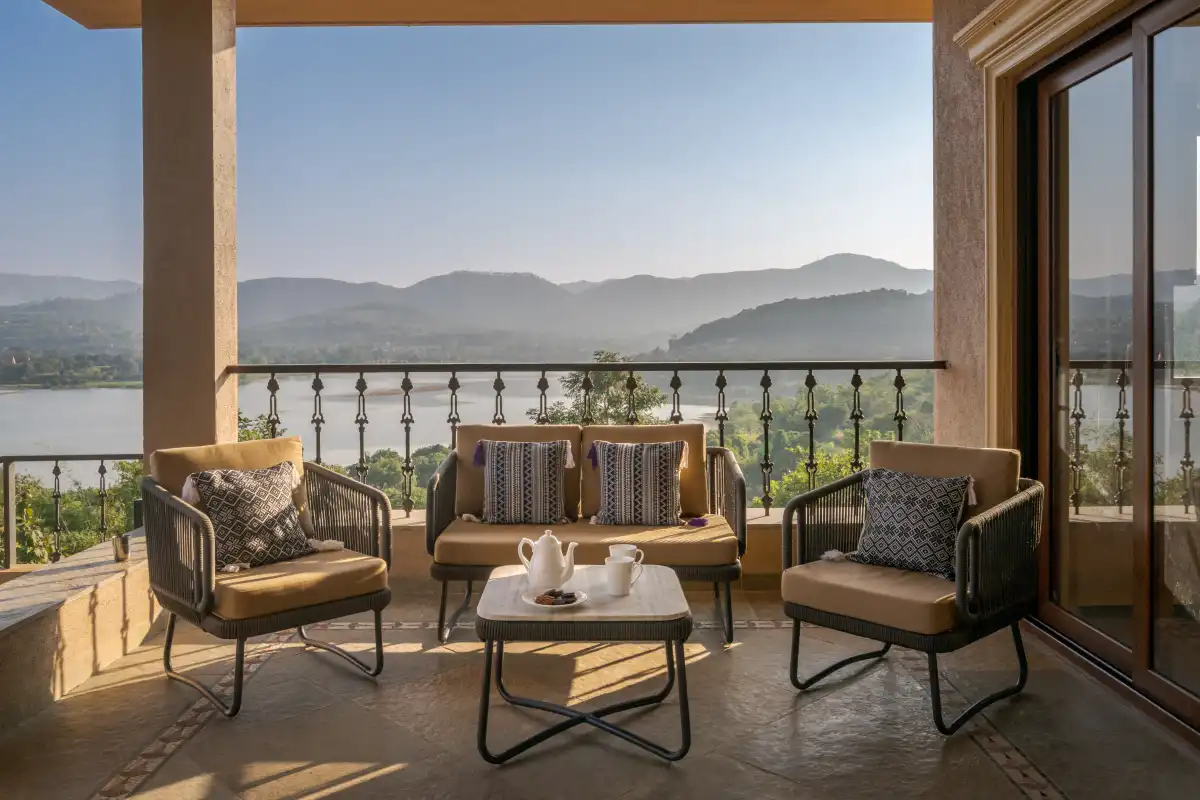 SaffronStays Lakefront Nivriti, Pune
