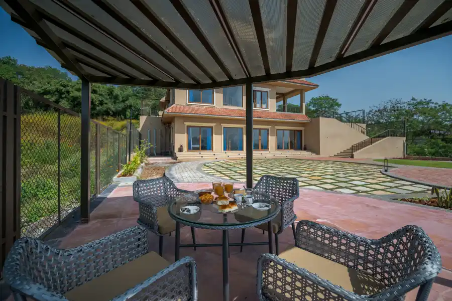 SaffronStays Lakefront Nivriti, Pune