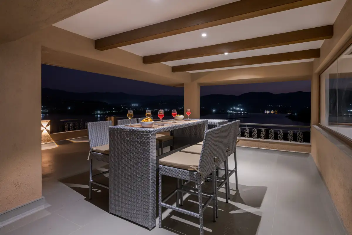 SaffronStays Lakefront Nivriti, Pune