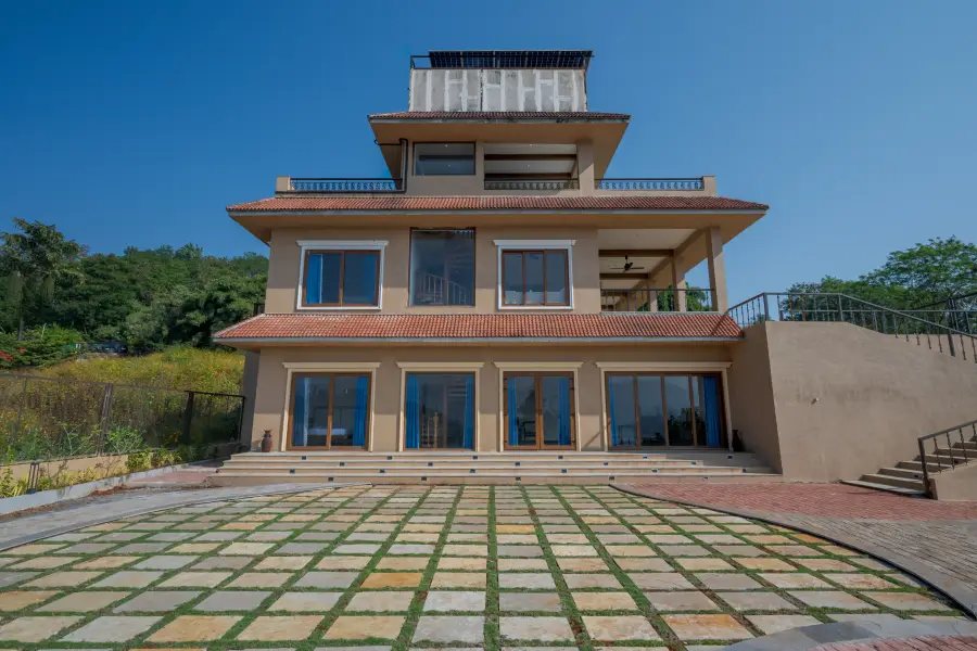 SaffronStays Lakefront Nivriti, Pune