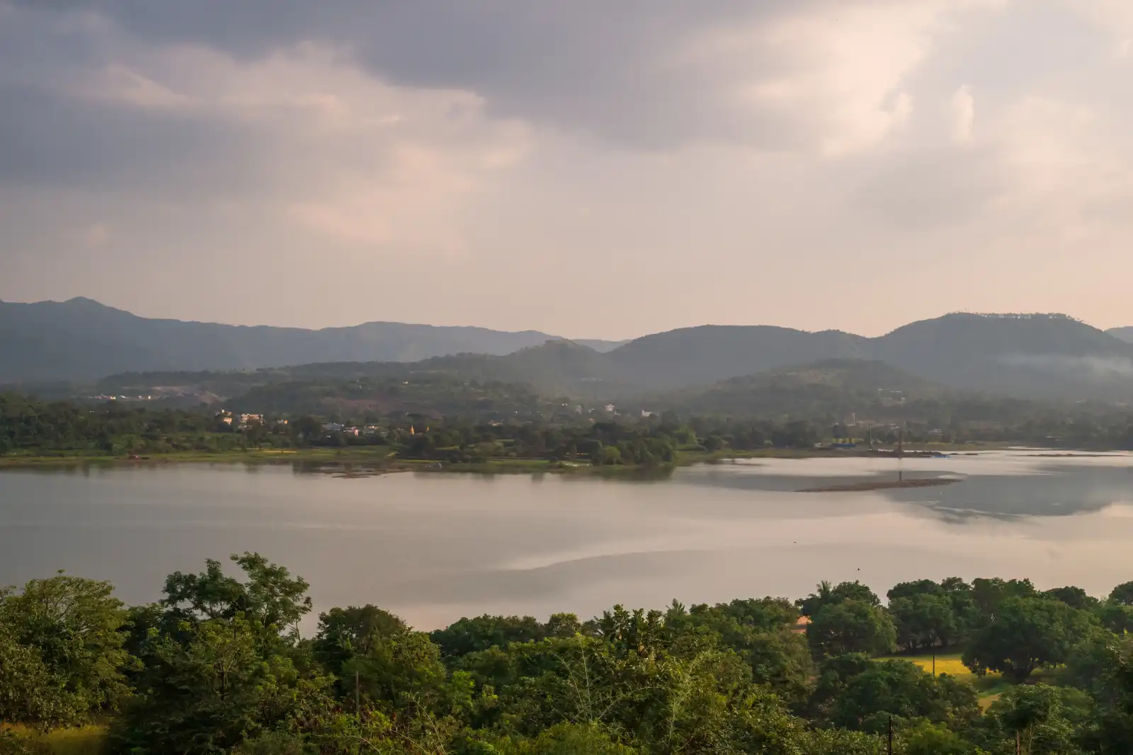 SaffronStays Lakefront Nivriti, Pune