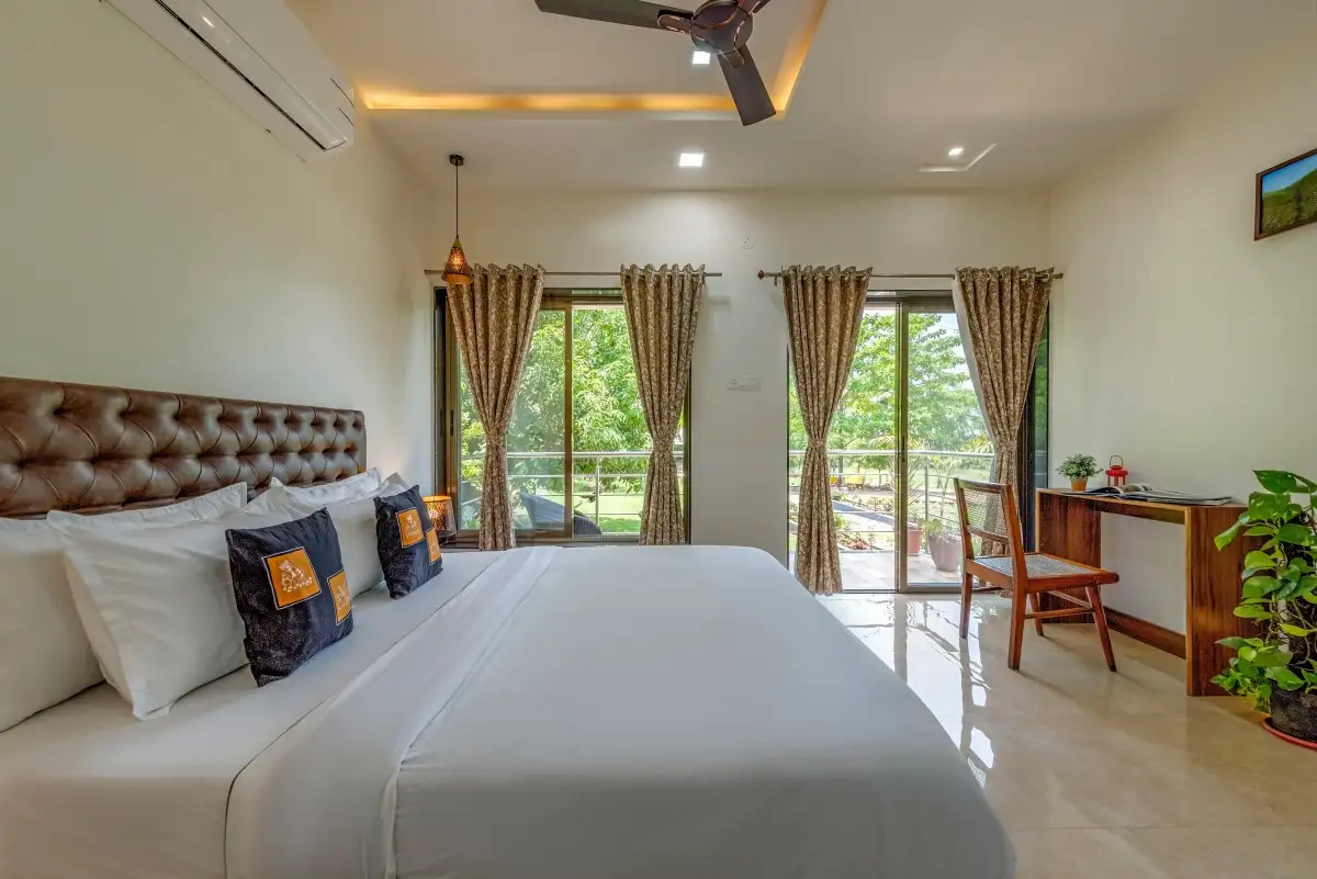 SaffronStays Lakeview Nivara, Pune