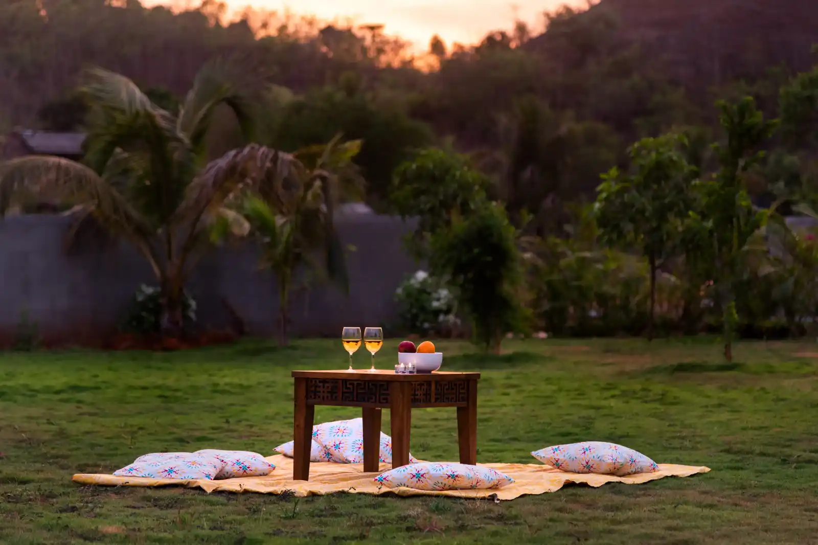 SaffronStays Midori, Kolad
