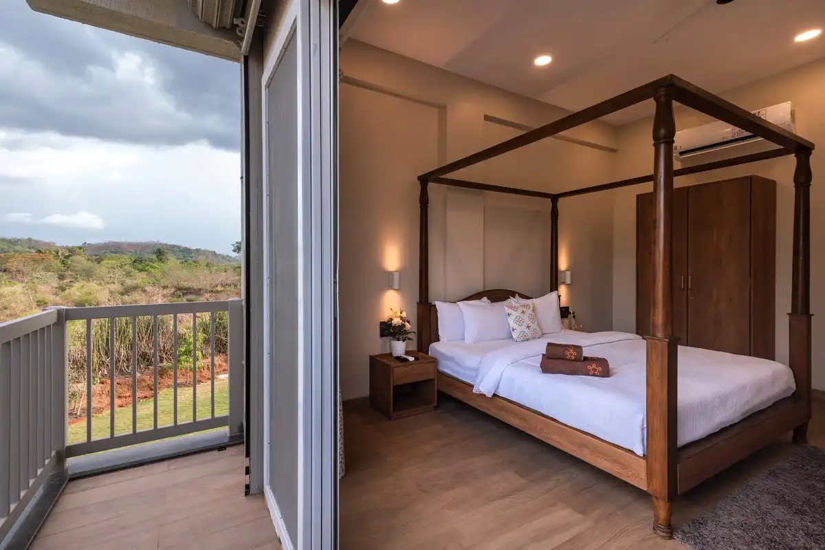 SaffronStays Midori, Kolad