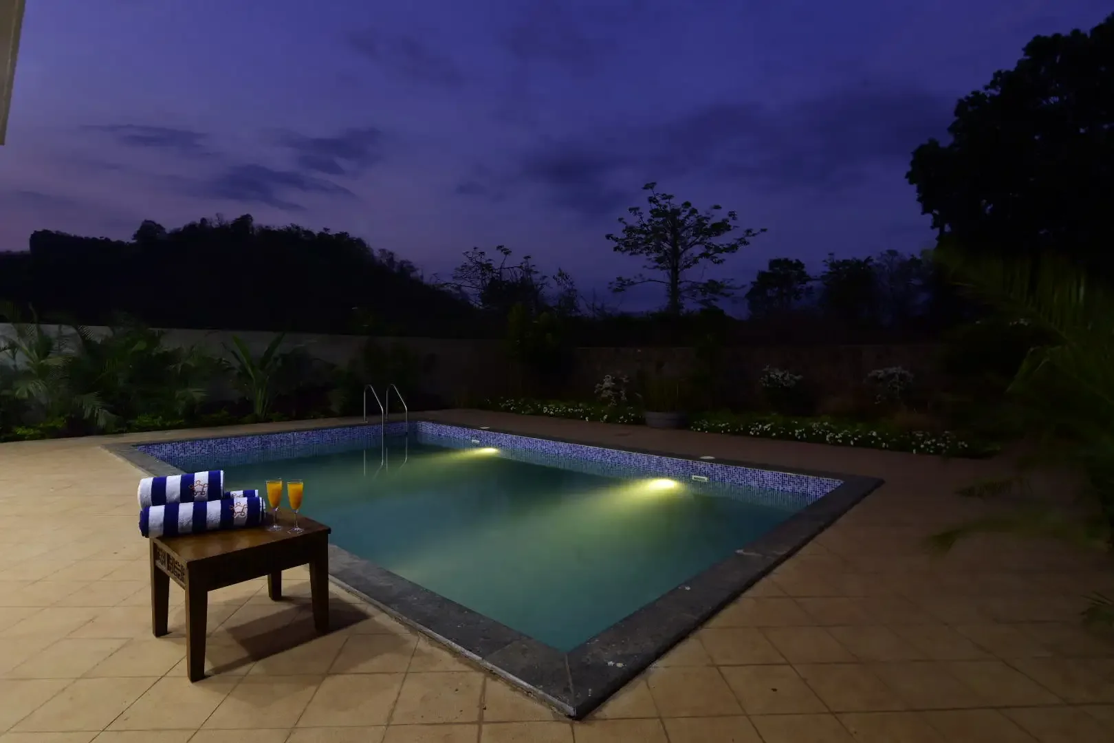 SaffronStays Midori, Kolad