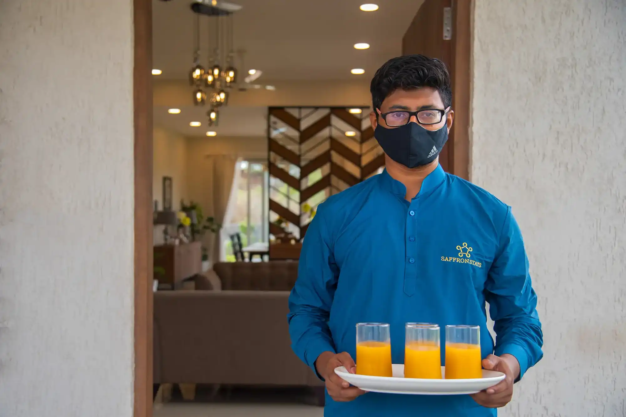 SaffronStays Midori, Kolad