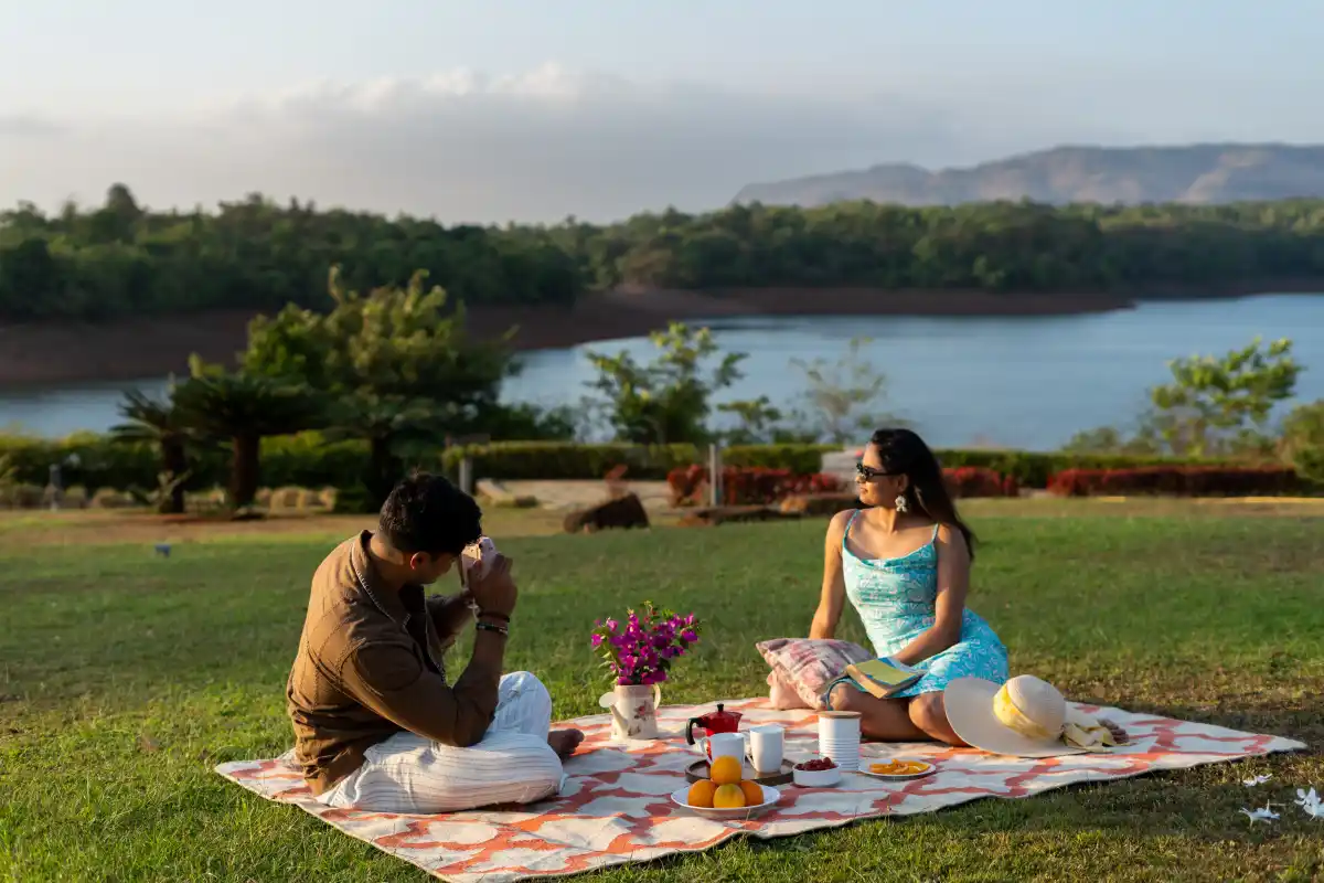 SaffronStays Moira, Kamshet