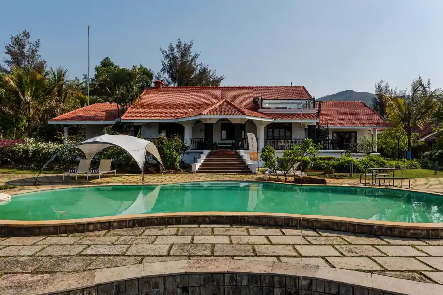 SaffronStays Moira, Kamshet