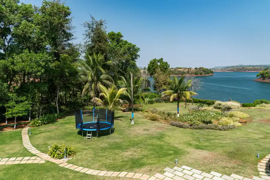 SaffronStays Moira, Kamshet