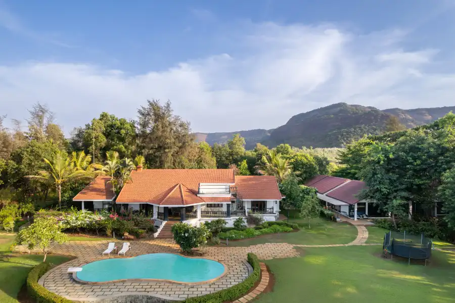SaffronStays Moira, Kamshet