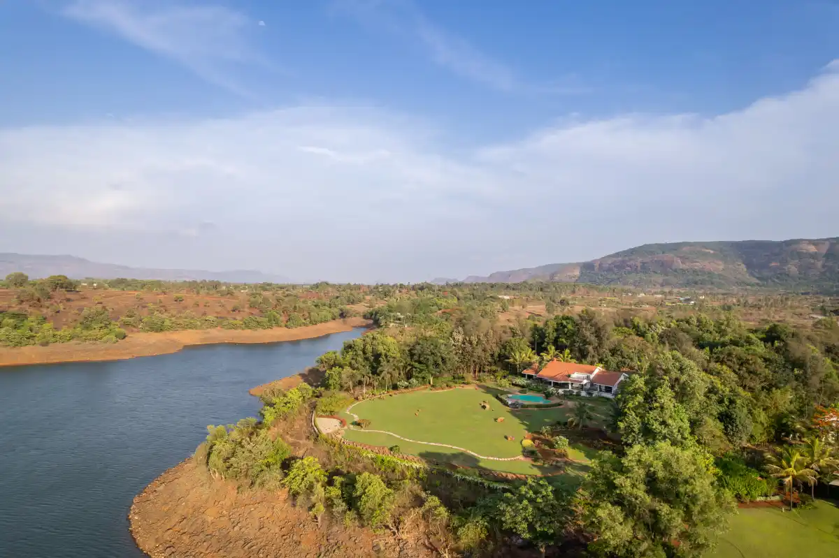 SaffronStays Moira, Kamshet