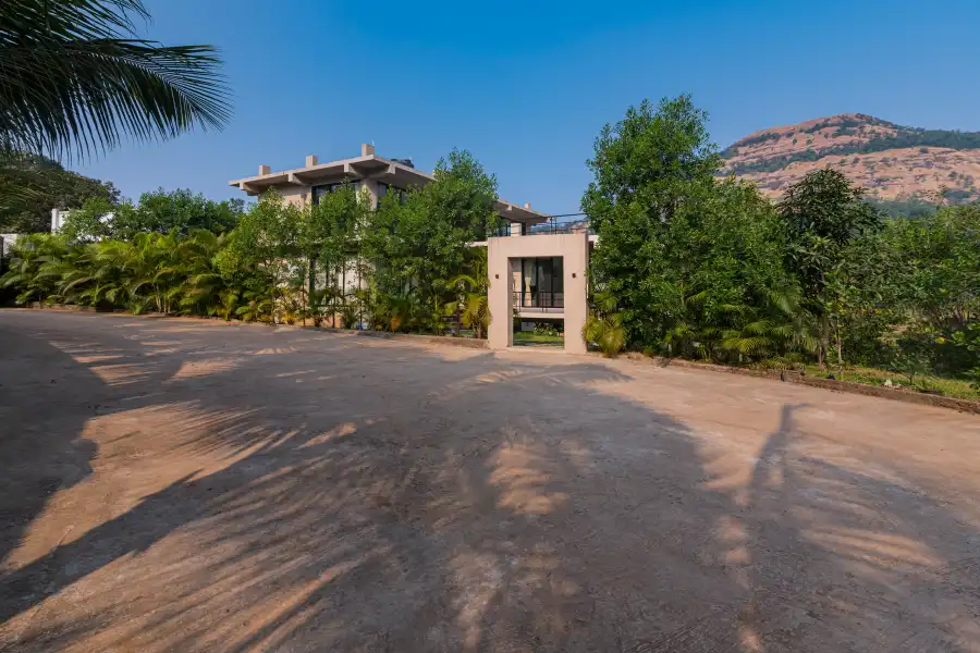 SaffronStays Mountain Aer, Karjat