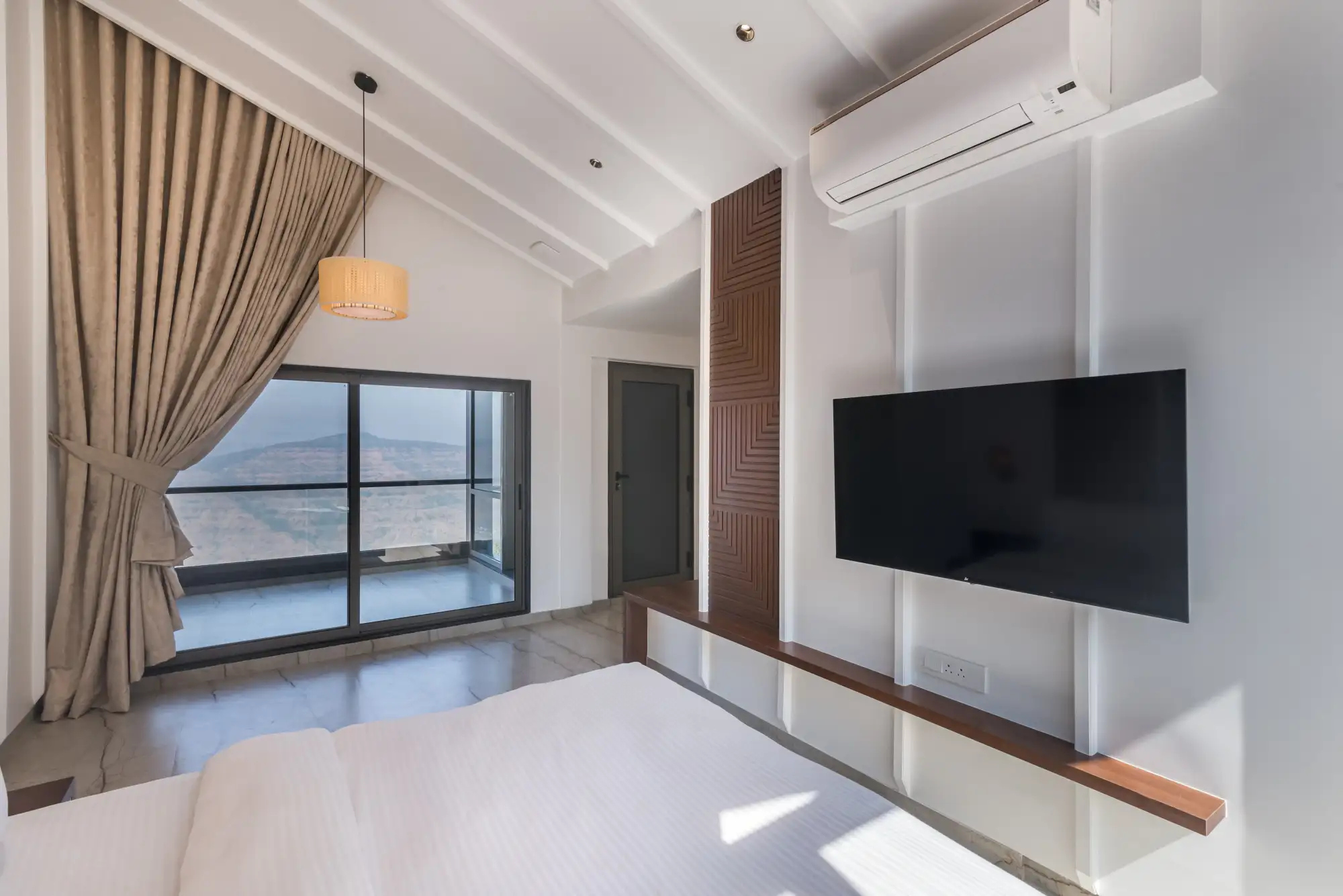 SaffronStays Mountain Rizz, Panchgani