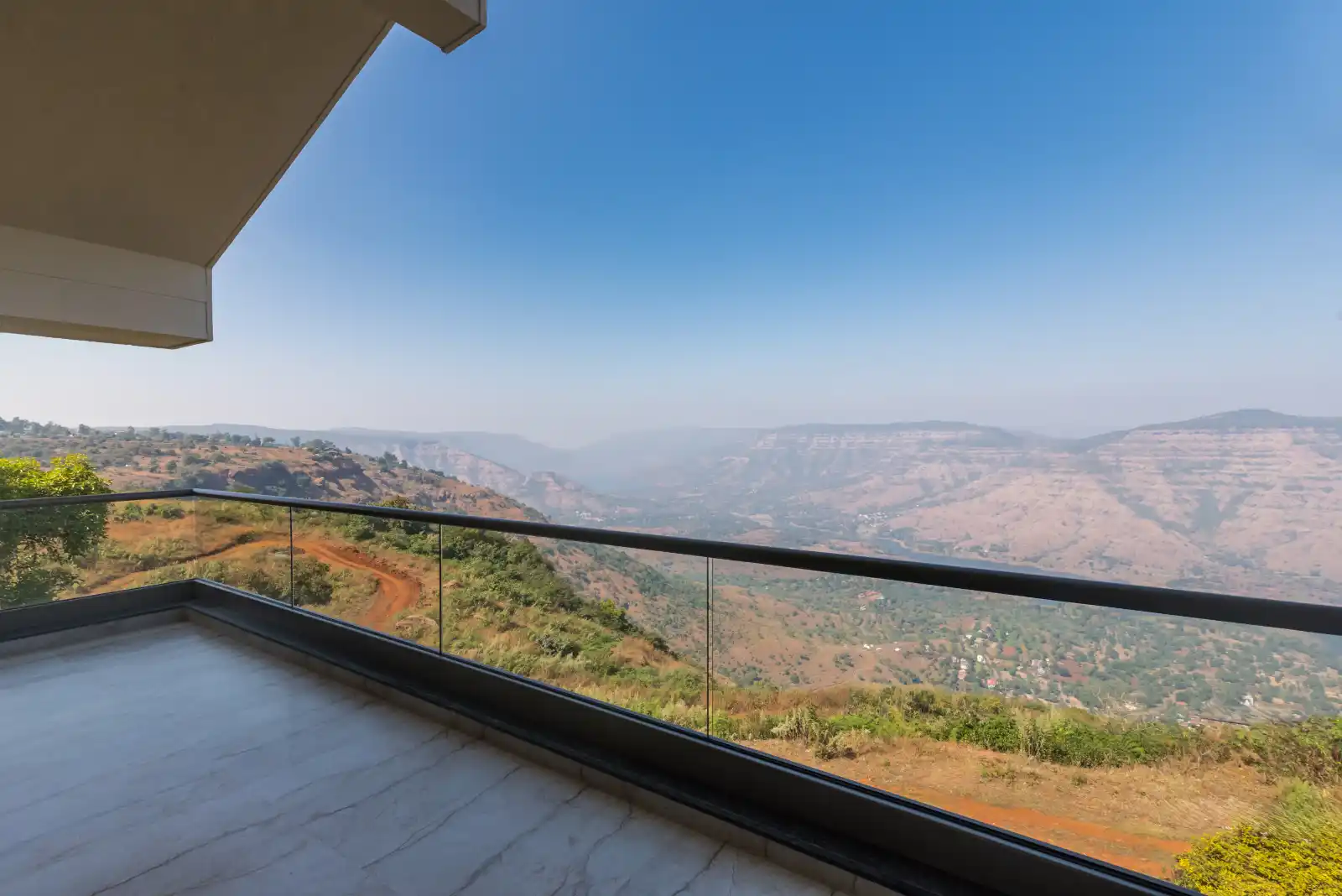 SaffronStays Mountain Rizz, Panchgani