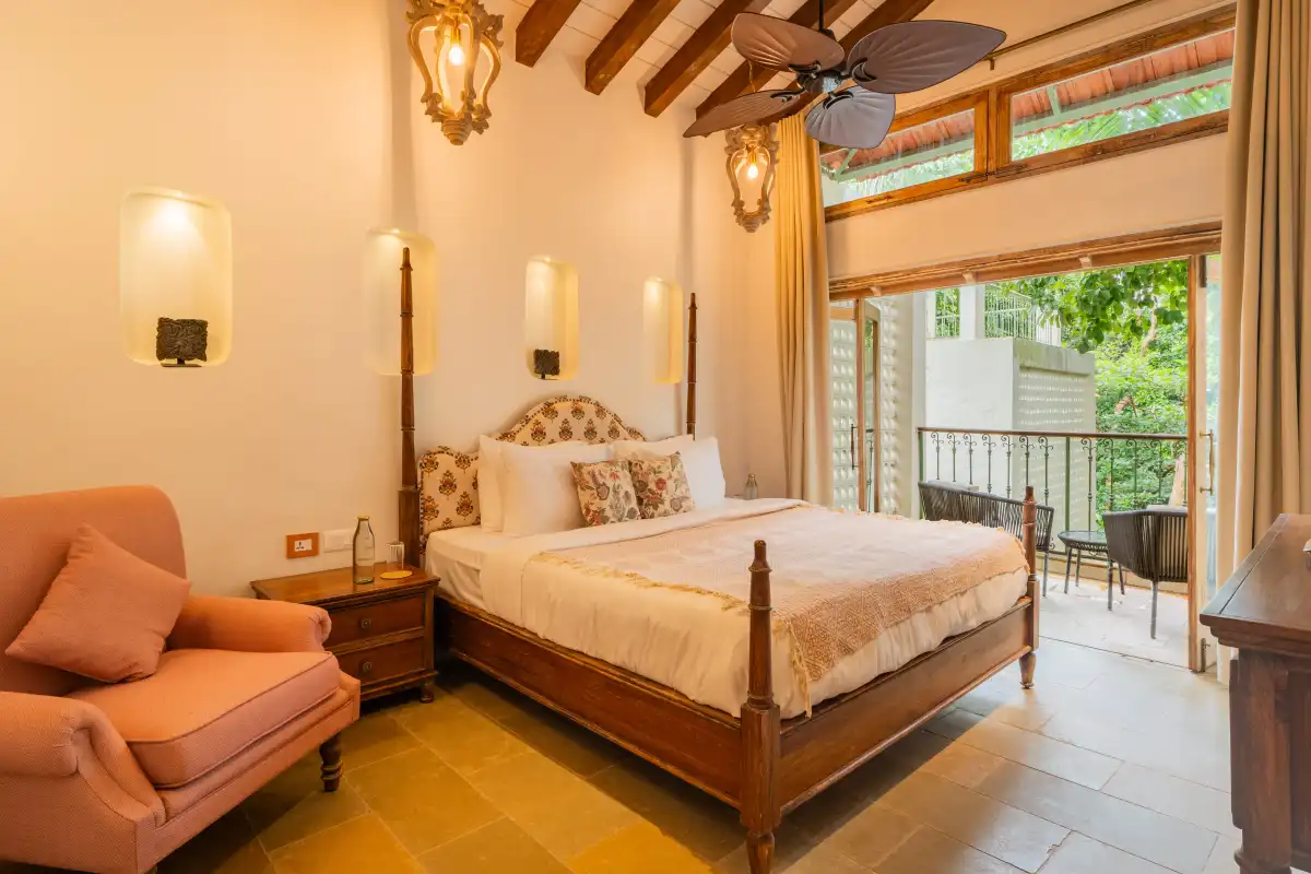 SaffronStays Ophelia, Assagao